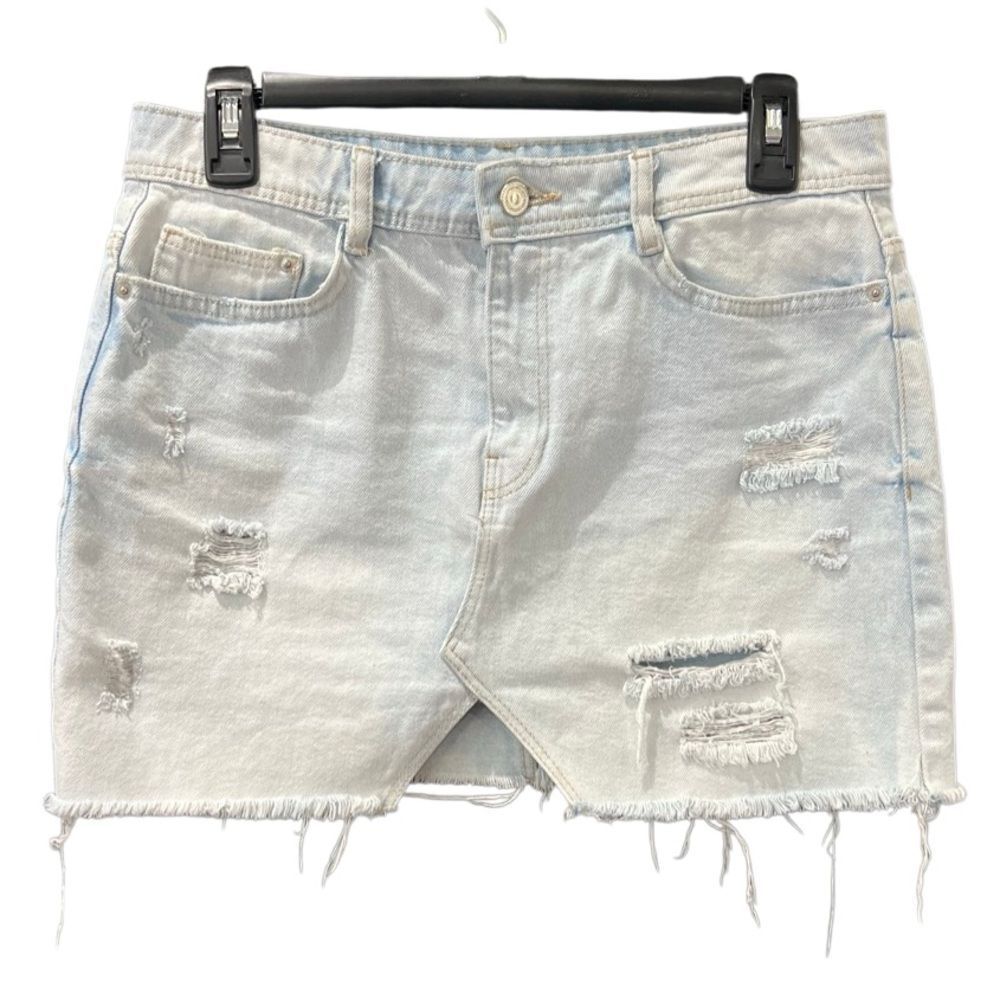 Zara Trafaluc Distressed Denim Mini Skirt Size Medium